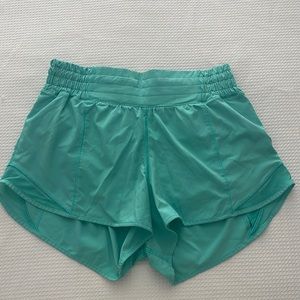 Women’s hotty hot high-rise lined short 2.5” lululemon shorts